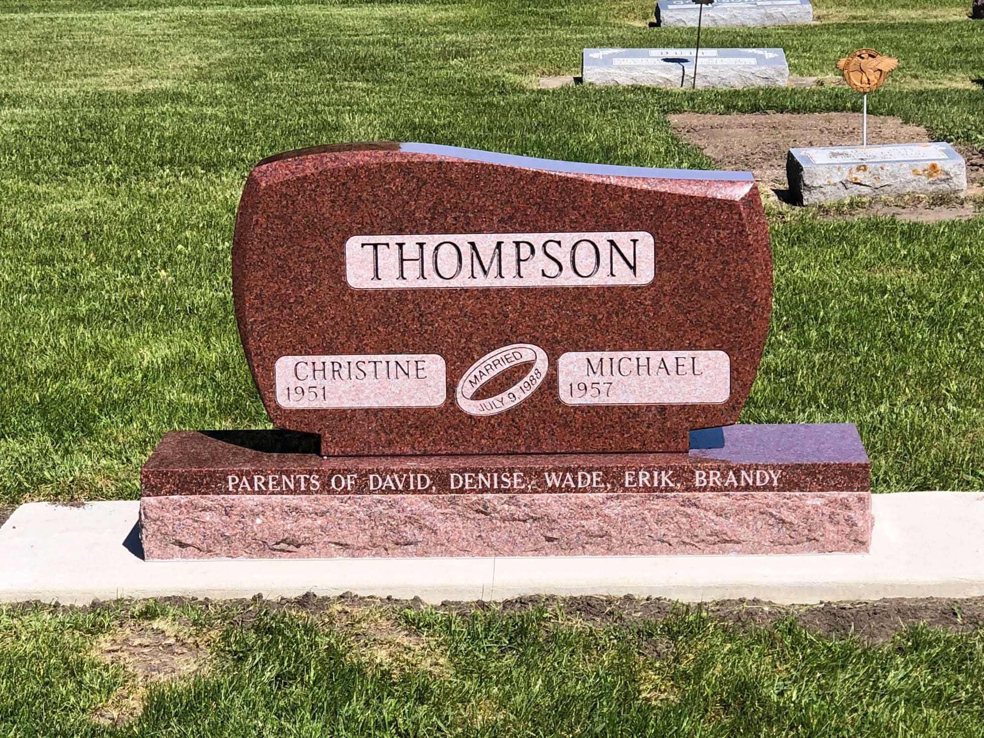Customized upright memorial
